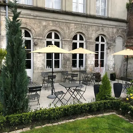 فندق مبيت وإفطار L'hotel Particulier 3*